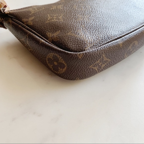 Louis Vuitton Pochette - Picture 9 of 13
